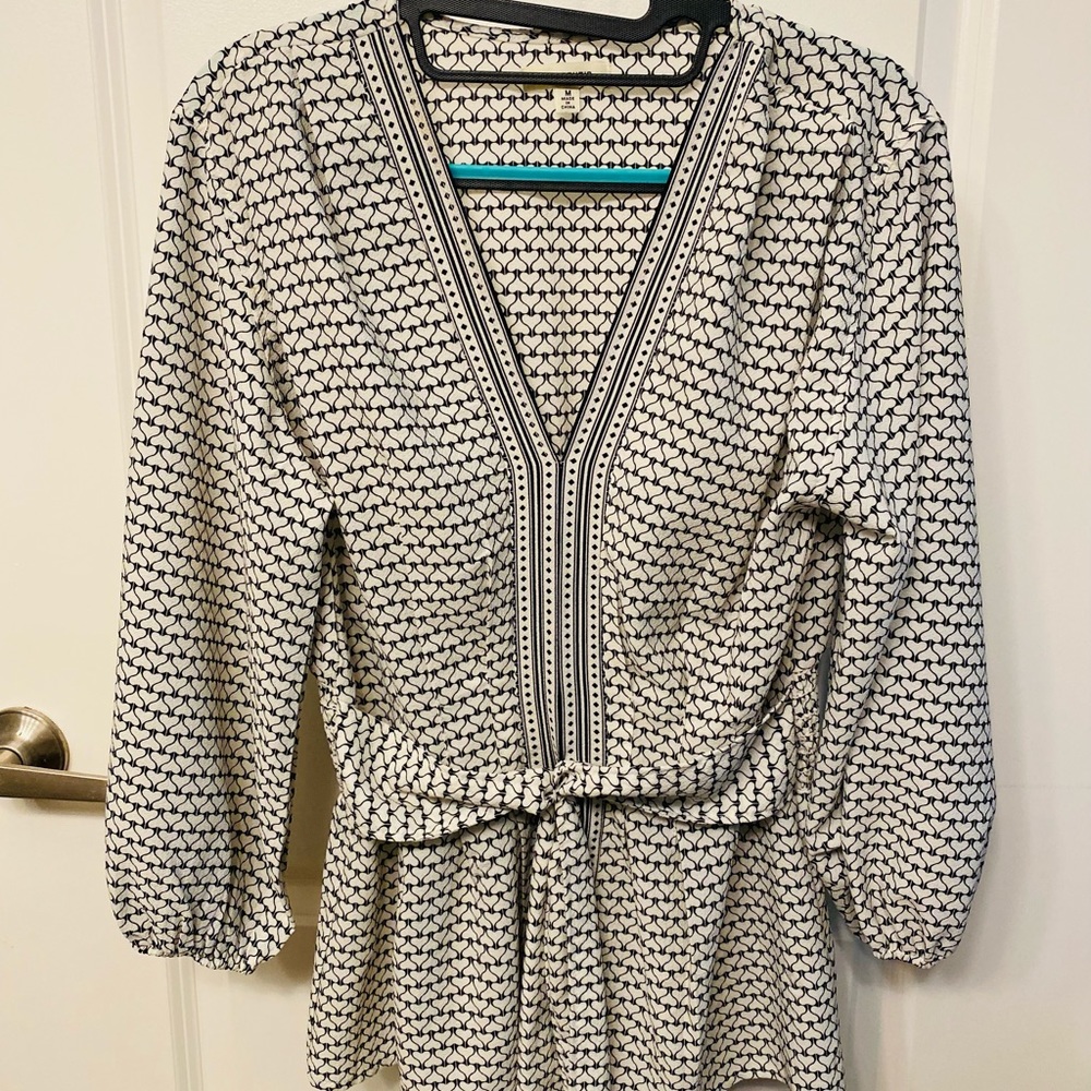 Max Studio  Blouse. Elastic waist and tie front . Hardly worn , Like new. Classy